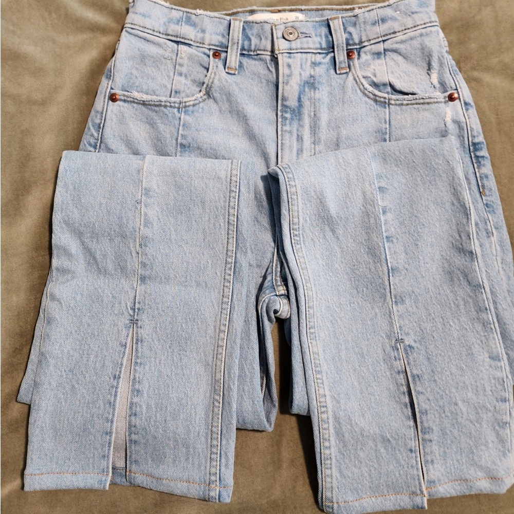 Abercrombie Fitch 90s Straight Ultra High Rise Jeans